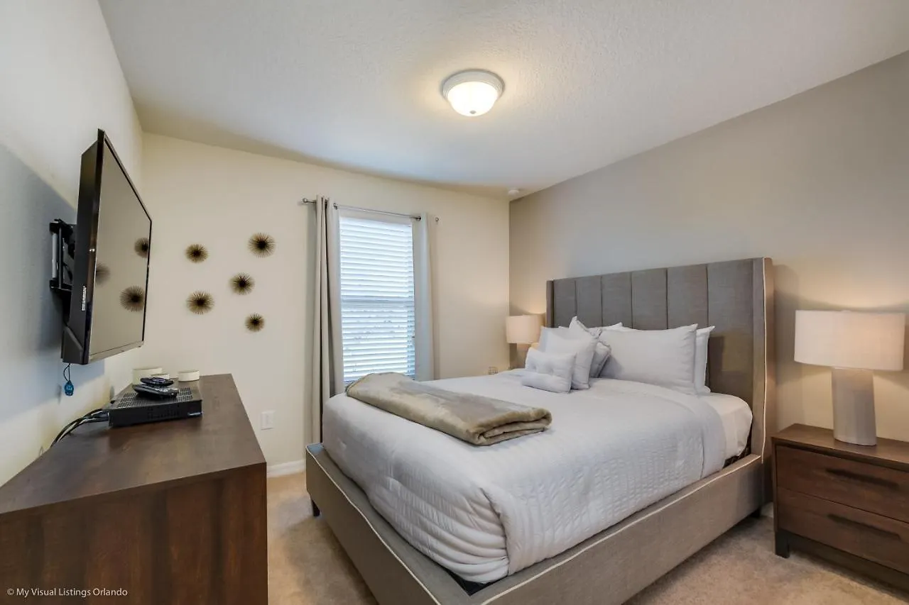 4587Terra Villa Davenport
