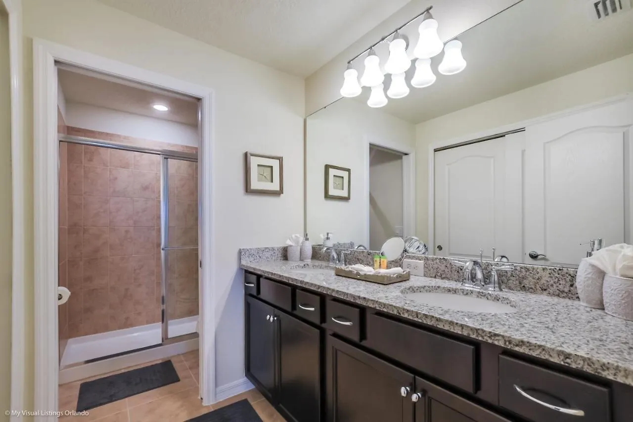 4587Terra Villa Davenport