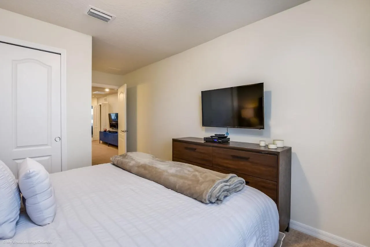 4587Terra Villa Davenport Holiday home