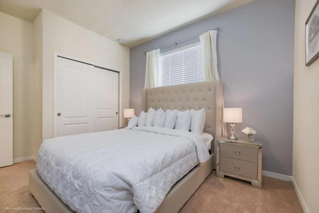 4587Terra Villa Davenport