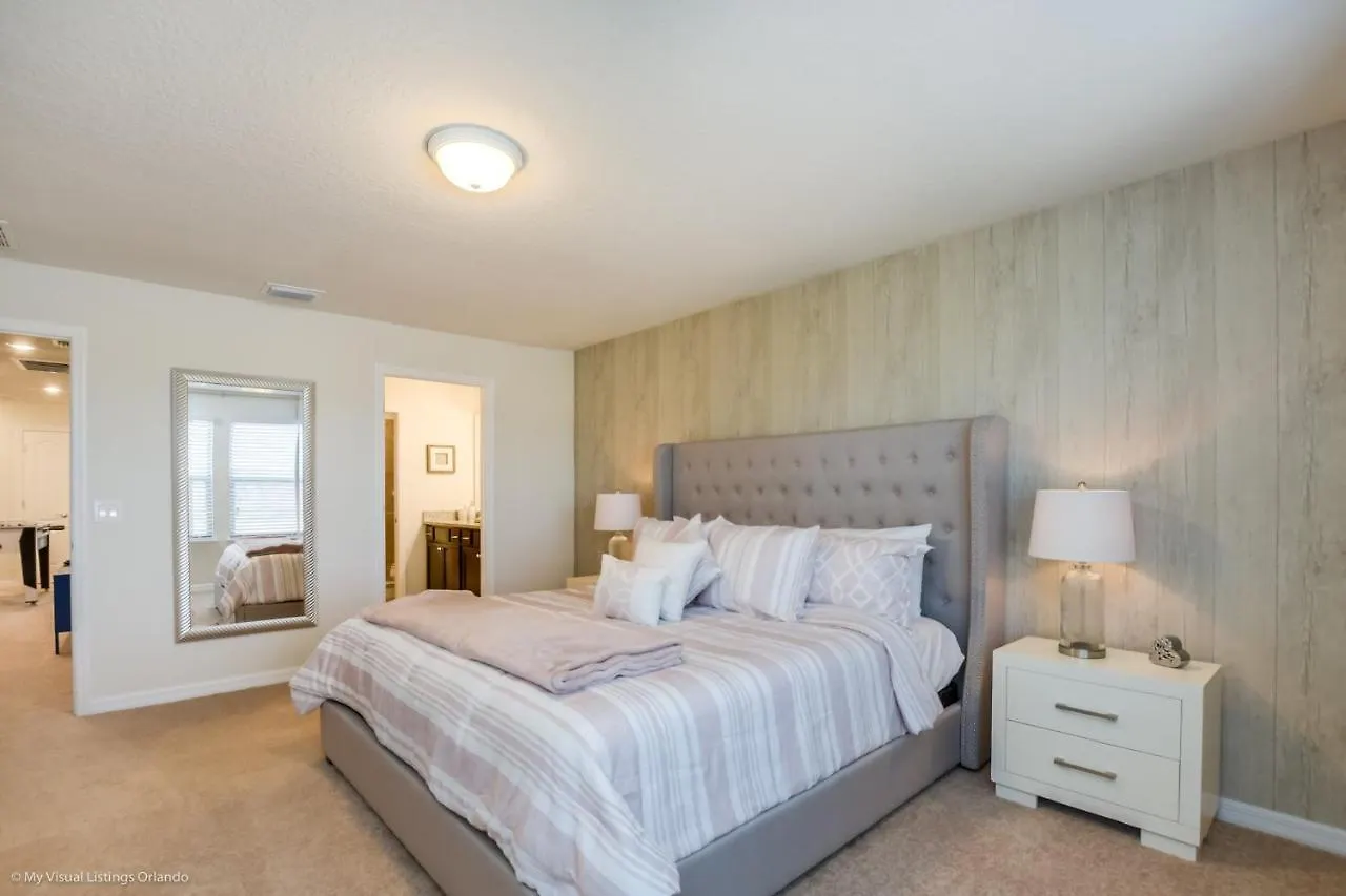 4587Terra Villa Davenport Holiday home